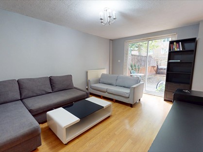 3 Bed Flat, Navenby Walk, E3
