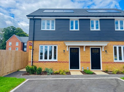 3 Bed Semi-Detached House, Albatross Way, RG23