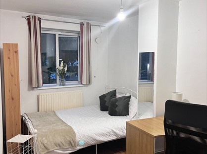 Room in a Shared Flat, Rainham House, NW1