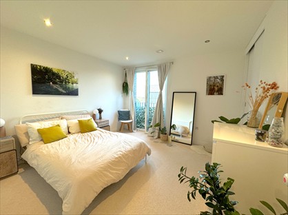 1 Bed Flat, Harriot House, TW3