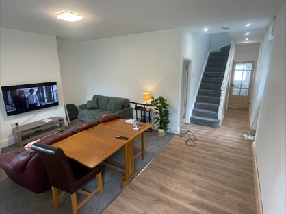 Room in a Shared House, Main Road, SA10