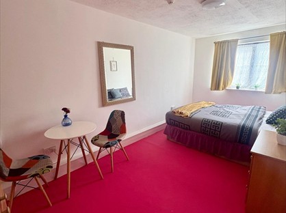 Room in a Shared House, Stroud Avenue, WV12