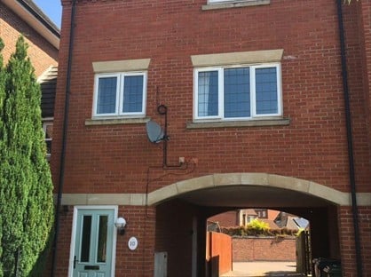 2 Bed Terraced House, Vale Drive, PE7