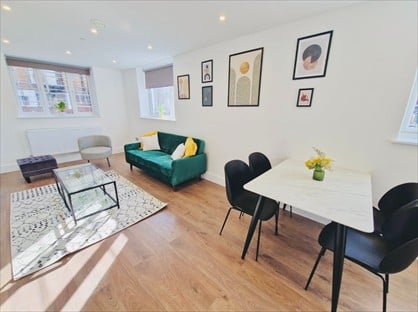 2 Bed Flat, Wandsworth Road, SW8