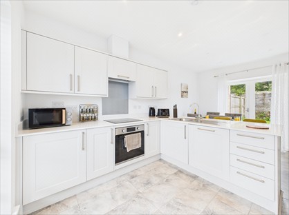 3 Bed Semi-Detached House, Harveys Yard, TR27