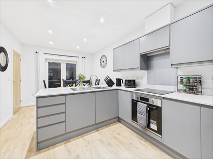 3 Bed Semi-Detached House, Harveys Yard, TR27