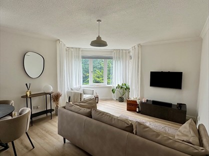 2 Bed Flat, Pinewood, G61