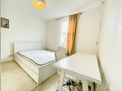 2 Bed Flat, Mirabel Road, SW6