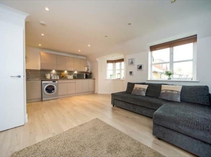 2 Bed Flat, Brocket Road, EN11