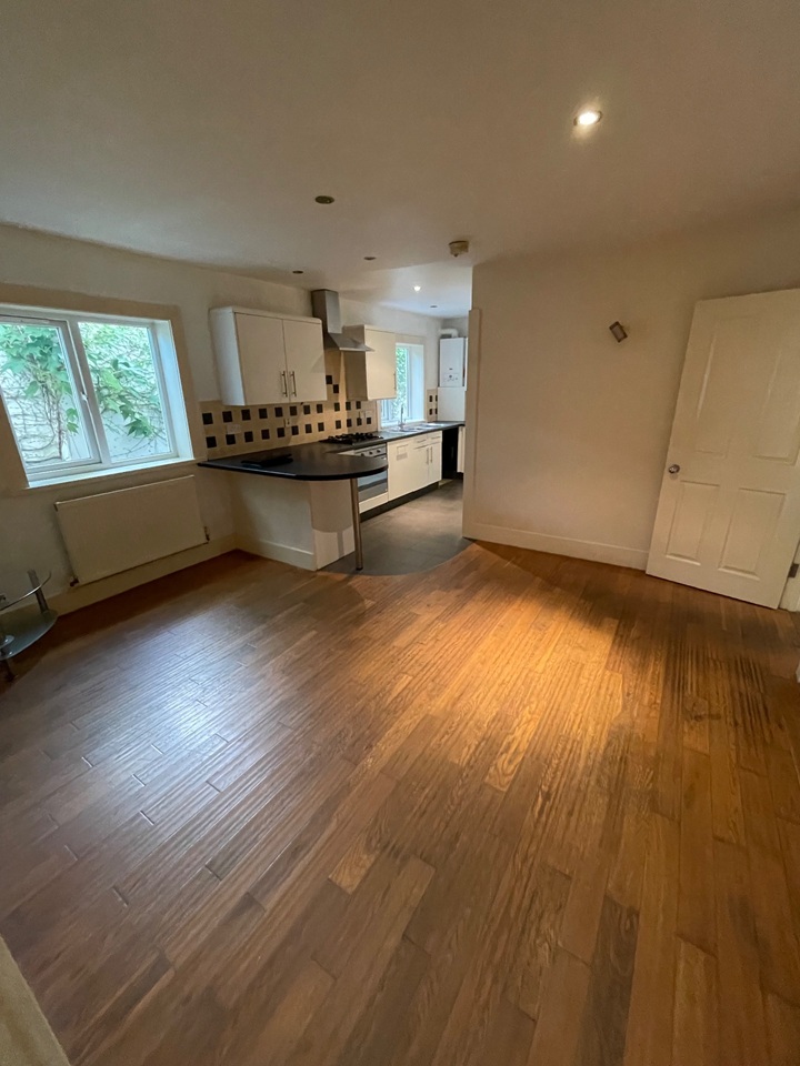 Stratford - 3 Bed Flat, Brydges Road, E15 - To Rent Now for £2,400.00 p/m