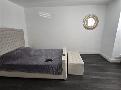 Studio Flat, Allison Close, EN9