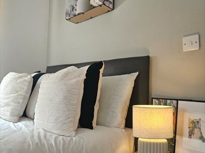 5 bed room for rent in Room in a Shared House, Calais Road, DE13