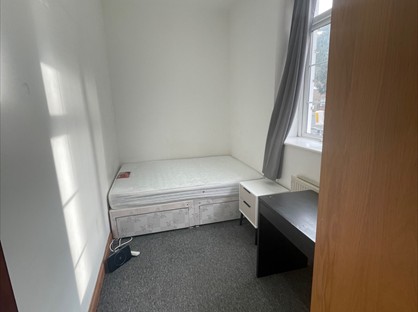 Room in a Shared Flat, Leirum Street, N1