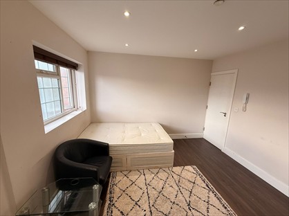 Studio Flat, Northolt, UB5