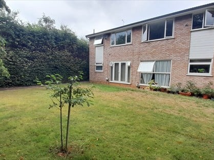 2 Bed Maisonette, Hampton Close, SG2