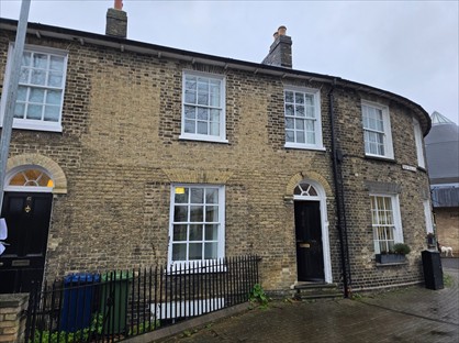 3 Bed Terraced House, New Square, CB1