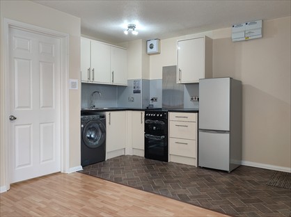 1 Bed Flat, Dunnock Close, PO9