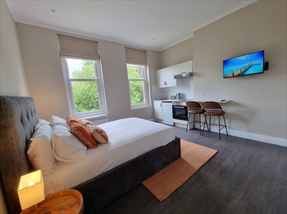 1 Bed Flat, Crescent Road, BH2