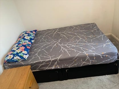 Room in a Shared House, London, SE28