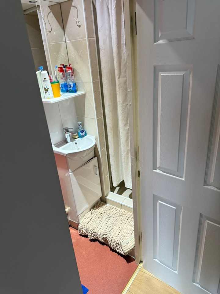 Additional image 11 of Room in a Shared House, Ravensworth Gardens, CB1, N1 7GU