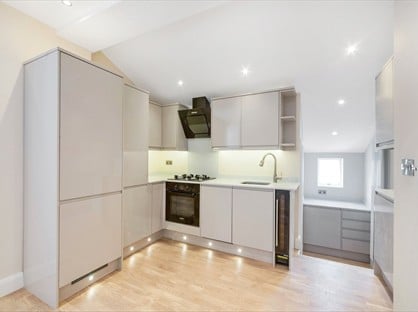 3 Bed Flat, London, SW17