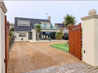 5 Bed Detached House, The Esplanade, CO15