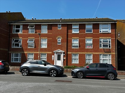 1 Bed Flat, Drake Court, BN25