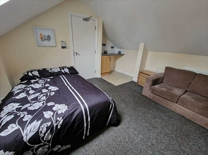 Studio Flat, Intown, WS1