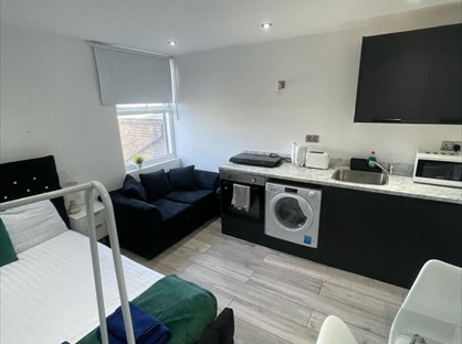 Studio Flat, Mitcham Road, SW17