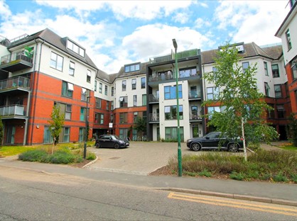 1 Bed Flat, Green Side Views, CR4