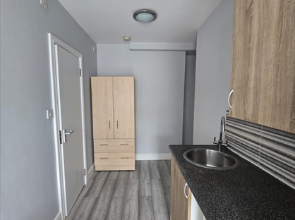 Studio Flat, Chippenham Road, RM3