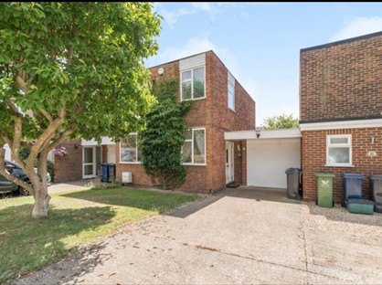 3 Bed Detached House, Willows Road, SL8