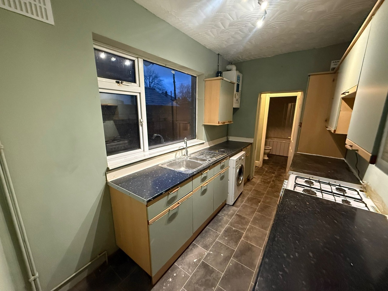 3 Bed Terraced House, Third Avenue, B9 photo 2