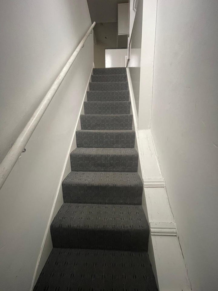 Rochdale - 1 Bed Flat, Whitworth Road, OL12 - To Rent Now for £650.00 p/m