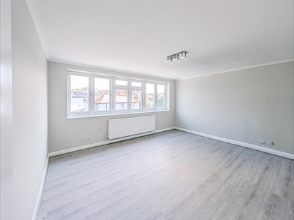 2 Bed Flat, Pallester Court, NW11