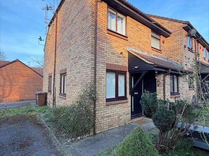 1 Bed End Terrace, Bull Stag Green, AL9