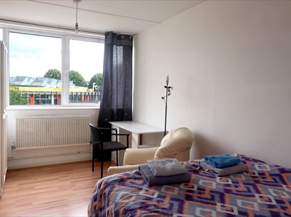 Room in a Shared Flat, Roland Way, SE17