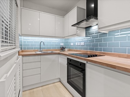 Studio Flat, Tudor Gardens, RH15