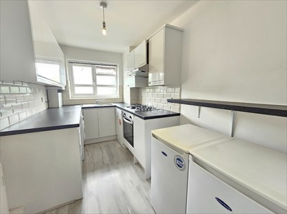 2 Bed Flat, Castle Way, TW13