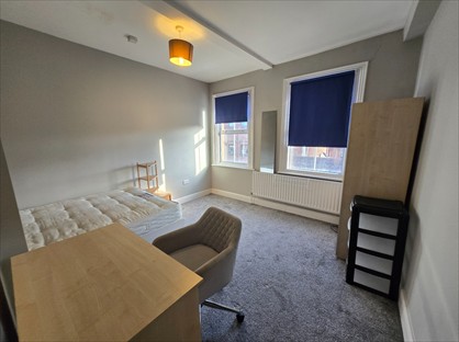Room in a Shared House, High Street, UB8
