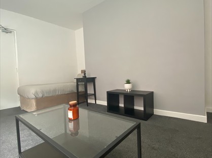Studio Flat, Argyle Square, SR2
