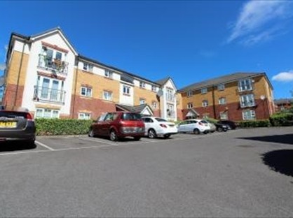 2 Bed Flat, Deanery Court, M8