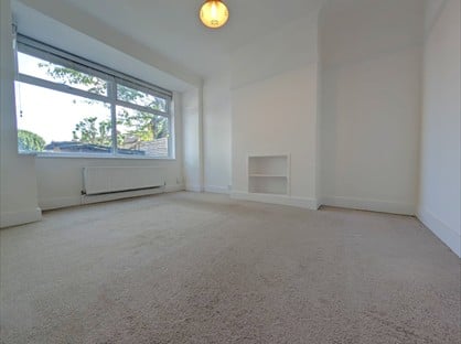 1 Bed Flat, Lawrence Road, W5
