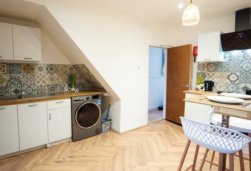 Room in a Shared House, Liverpool, L4 photo 5
