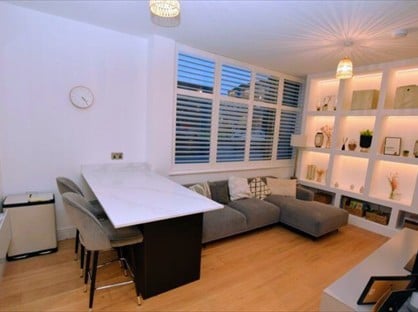2 Bed Flat, Regent Road, WA14