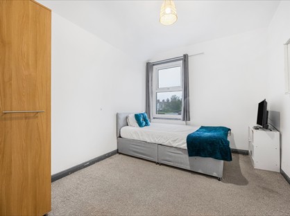 Room in a Shared House, Groves Street, SN2