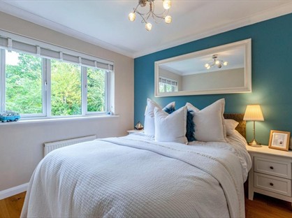5 Bed Terraced House, Redwoods, KT15