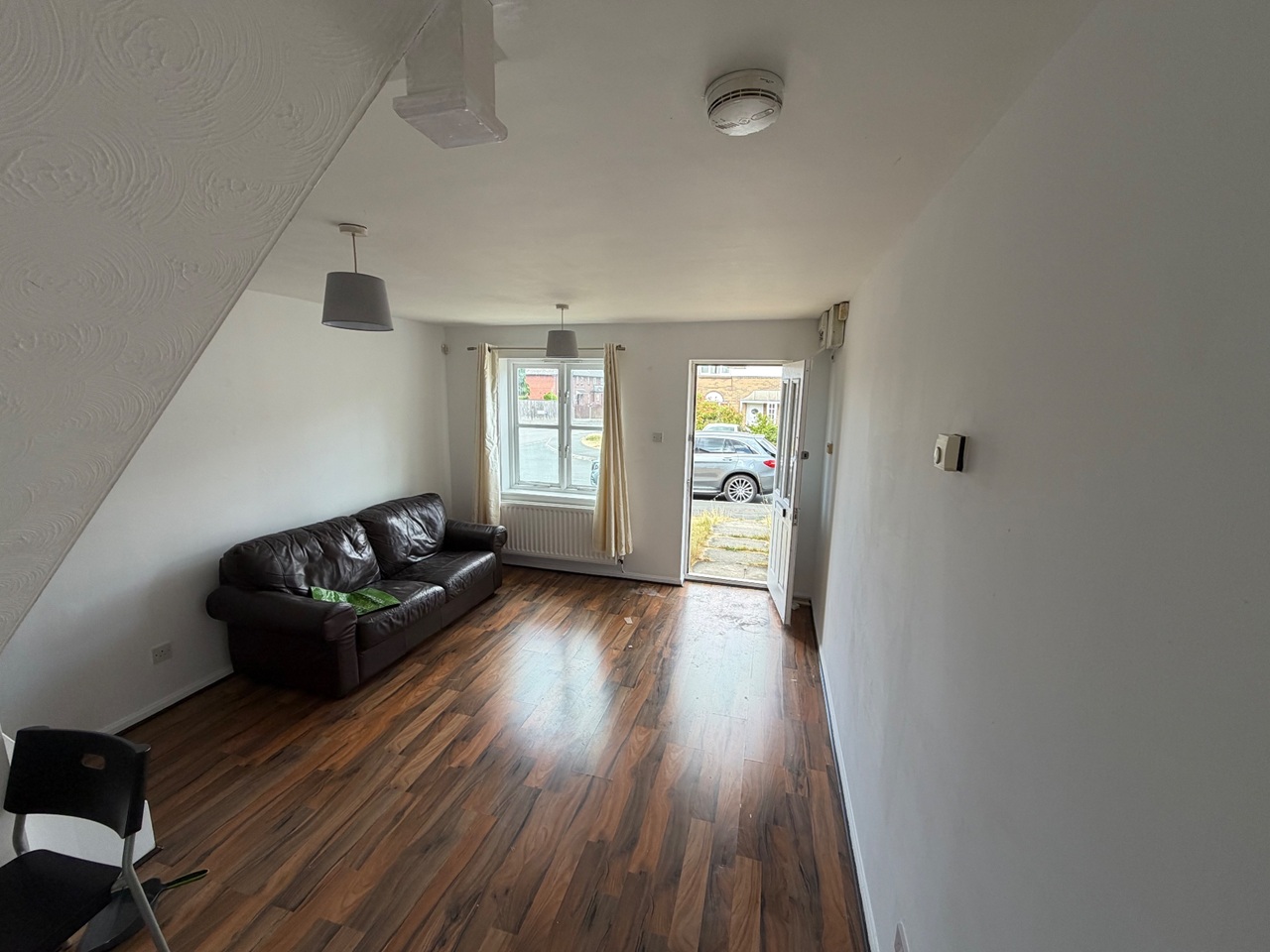 2 Bed End Terrace, Grange Close, LS10
