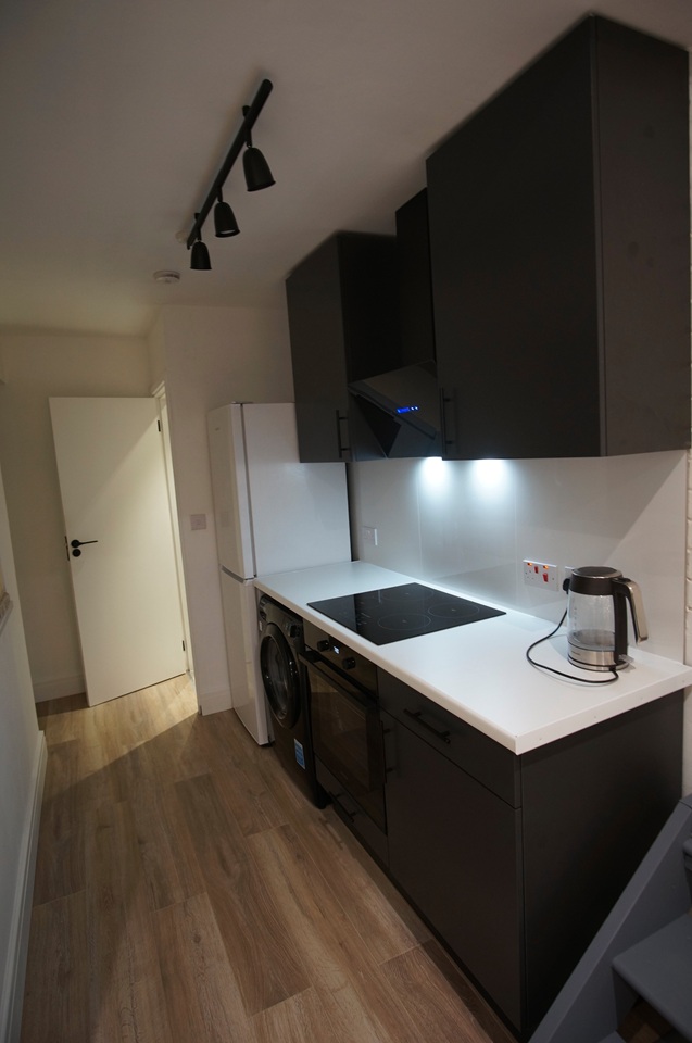 2 Bed Terraced House, Thorn Grove, M14, N1 7GU