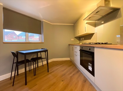 2 Bed Semi-Detached House, Warwick Road, DN2